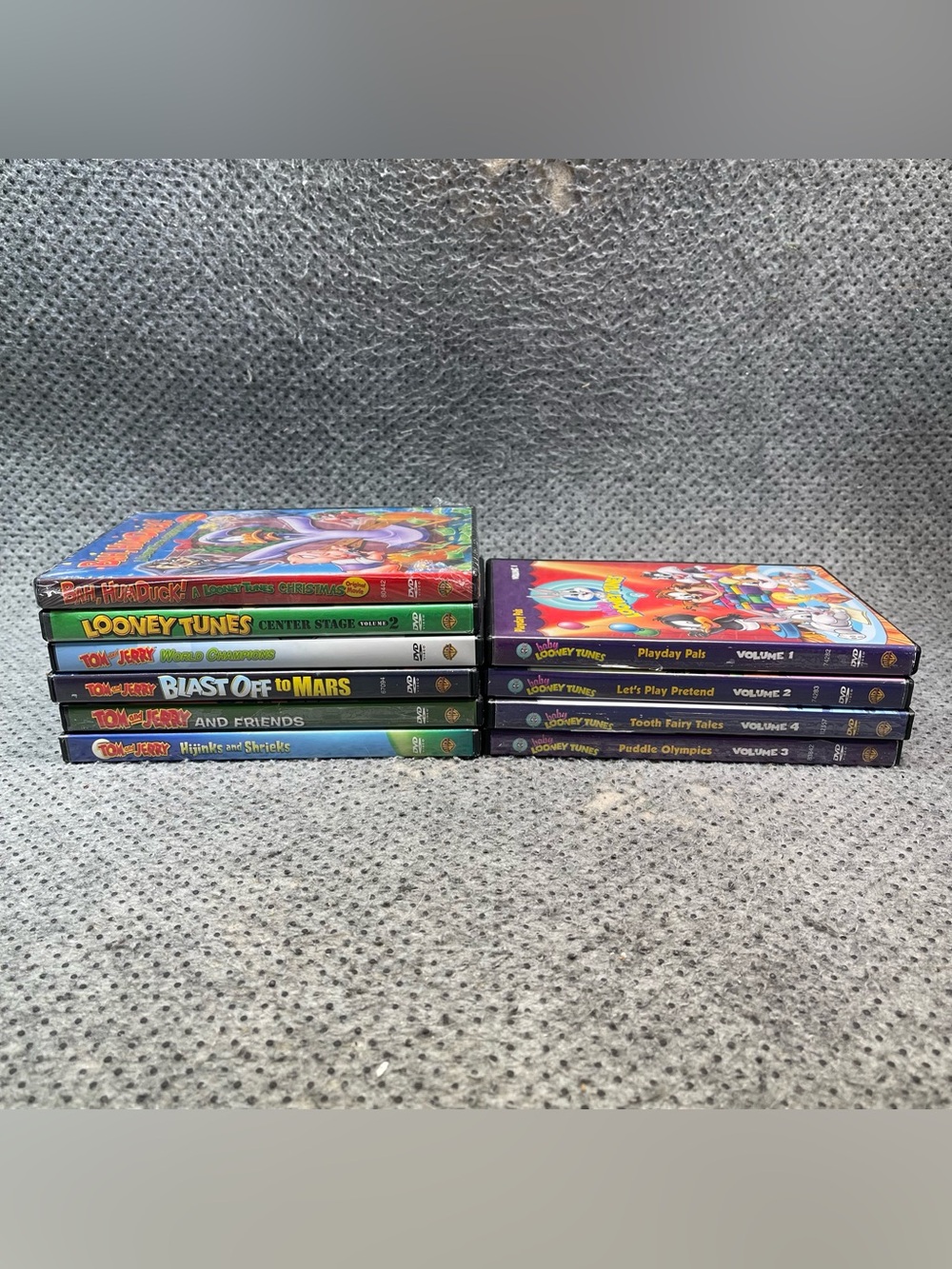 Kids Cartoon Movies Lot of 10 Tom & Jerry + 1 NEW, Looney Tunes, Baby Looney 1-4